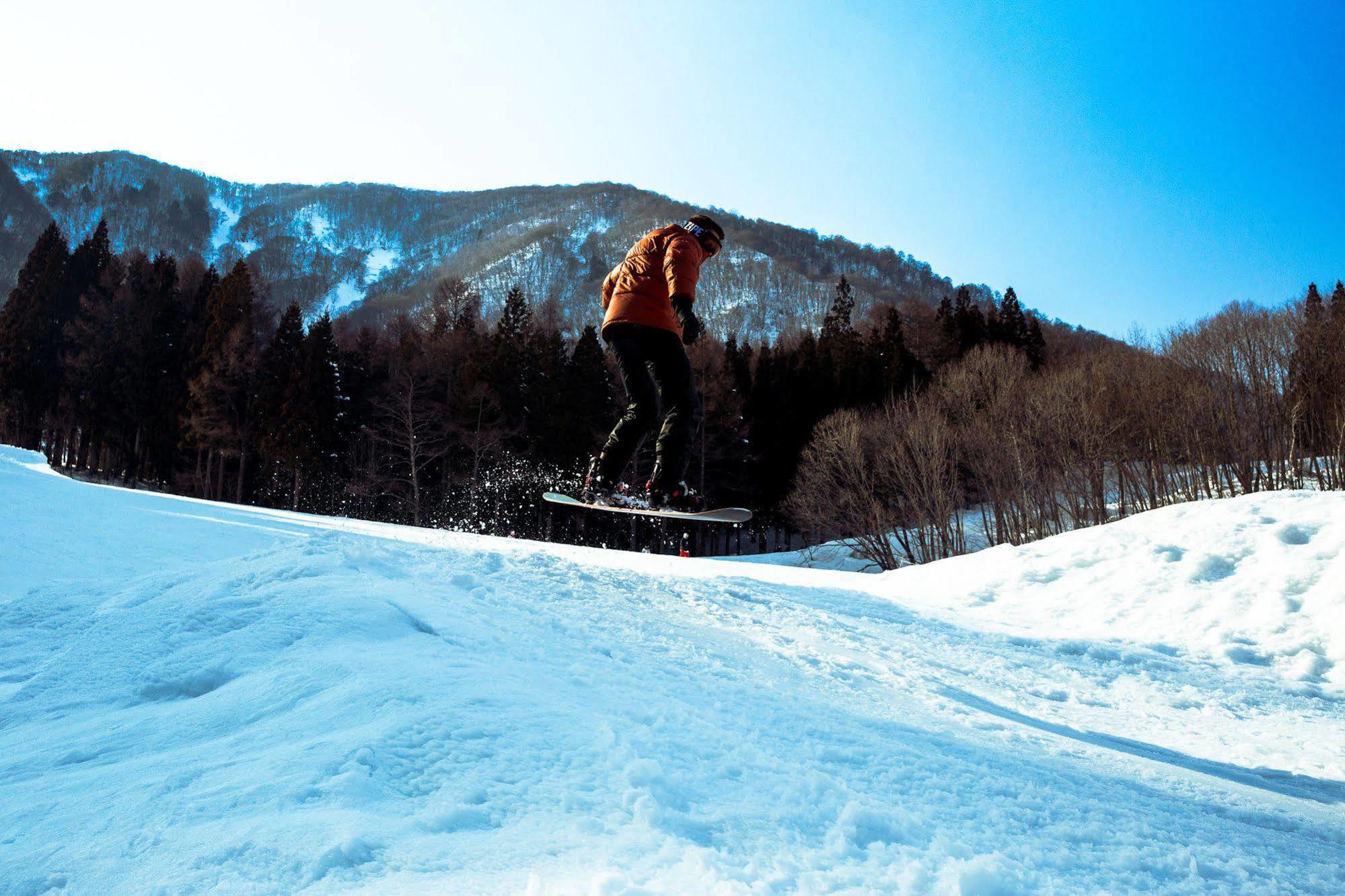 Red Door Lodge Hakuba Eksteriør billede